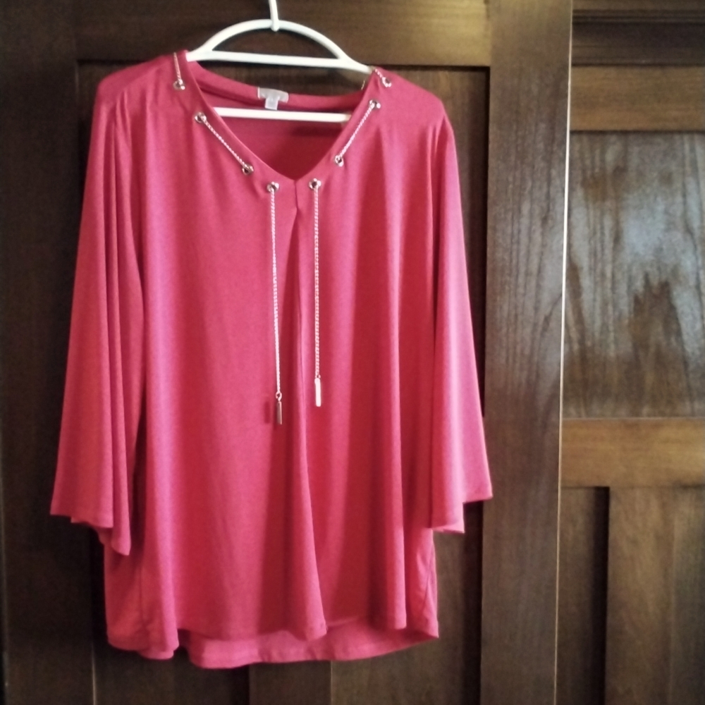 Blouse w/ 3/4 Quarter Sleeves